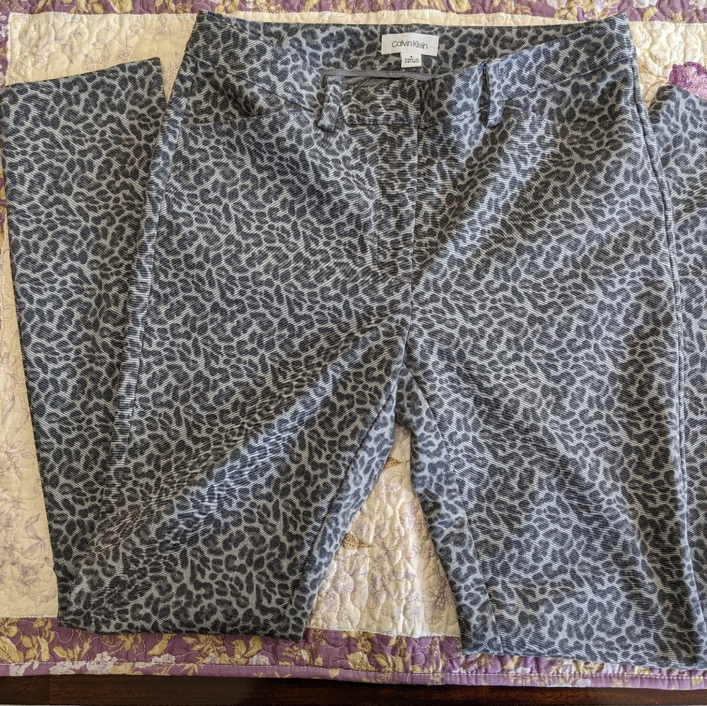 Calvin Klein Gray Leopard Stretch Pant